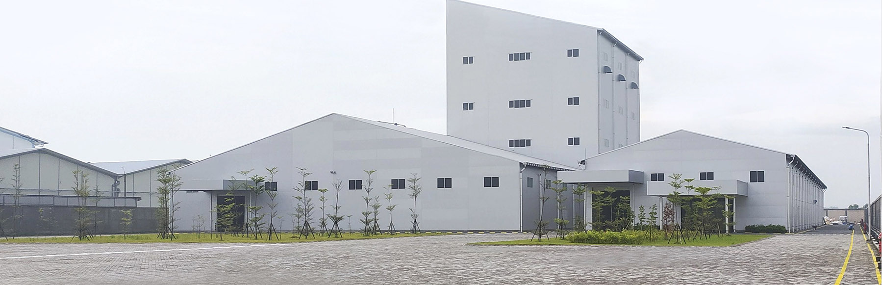Exterior view of Trias Spunindo Industri factory buildings